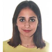 profesora de inglés y todas las materias del colegio imparte clases a niños